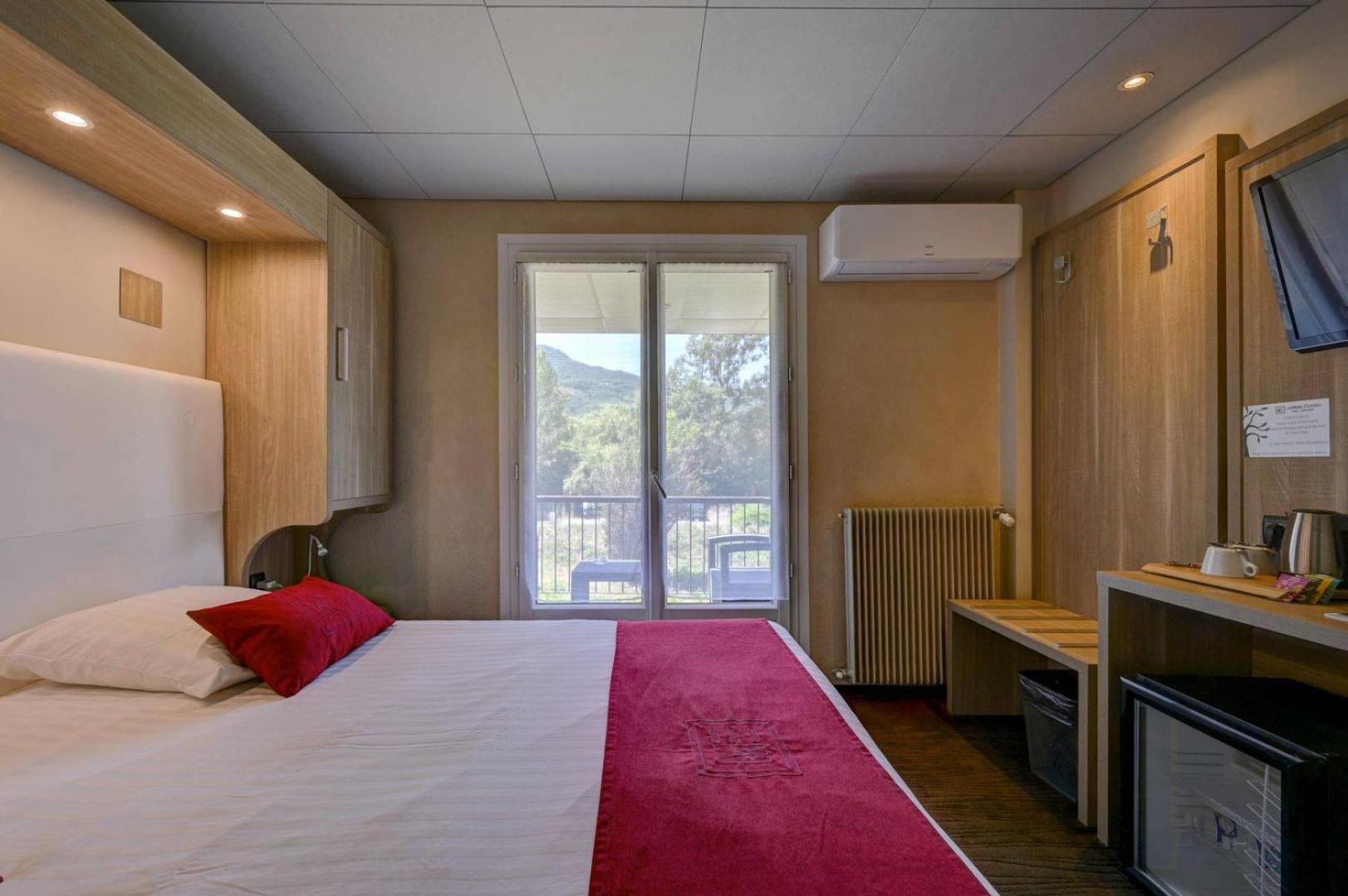 Hotel D'estello 3*